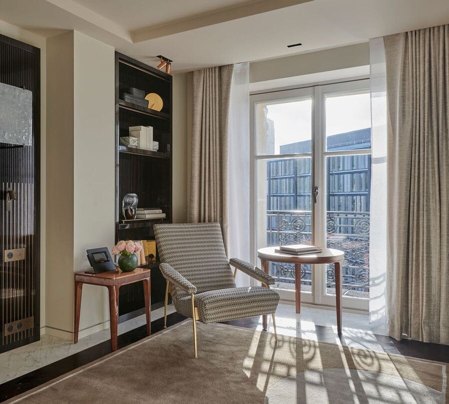 Isabelle Huppert Suite Paris